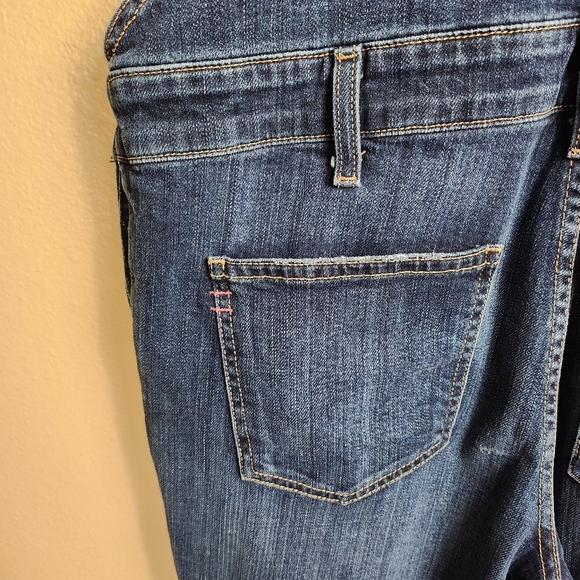 Current Elliot x Hatch |Hatch Size 1/4-6| Maternity Denim Overalls in Loved - Picture 9 of 12